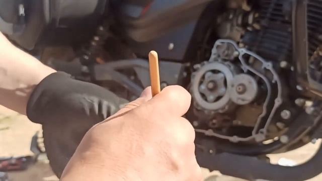 Bajaj Pulsar 180/Баджадж Пульсар 180. Часть 17: Замена масла смотреть онлайн