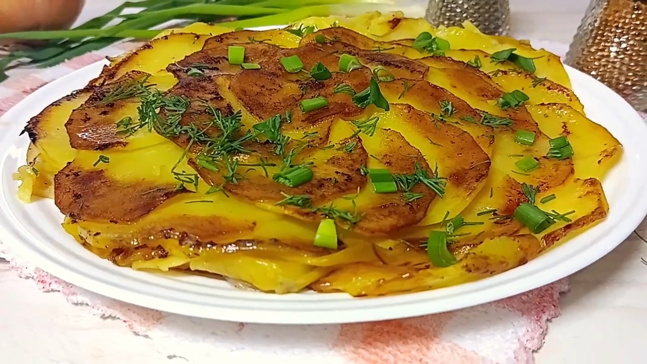 Беру 3 картошки, луковицу и через 20 минут ужин готов! Быстро и вкусно!Бюджетный ужин обед завтрак смотреть онлайн