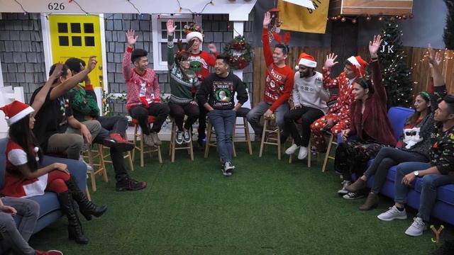 BIGGEST GAME OF CHRISTMAS MAFIA EVER?? (20 Players) смотреть онлайн