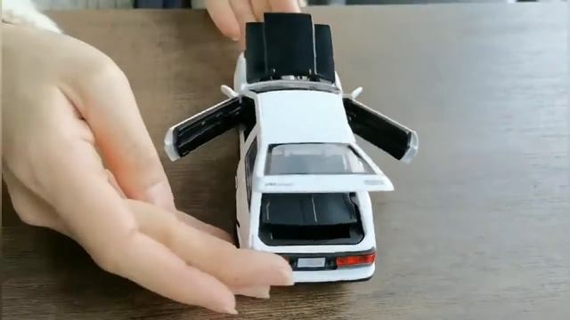 AE86 INITIAL D Racing Toy Car with Pull-back power for Children's gift смотреть онлайн