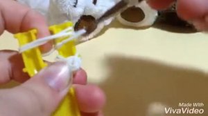 Как сплести из резинок ромашку ( урок 1)