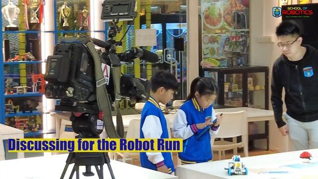 Future Engineers Unplugged: Behind-the-Scenes of CNA interview at the School of Robotics смотреть онлайн