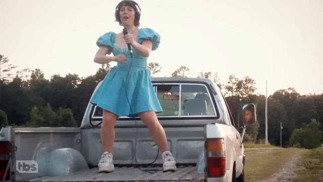 Sylvan Esso Performs “Ferris Wheel” | Full Frontal on TBS смотреть онлайн