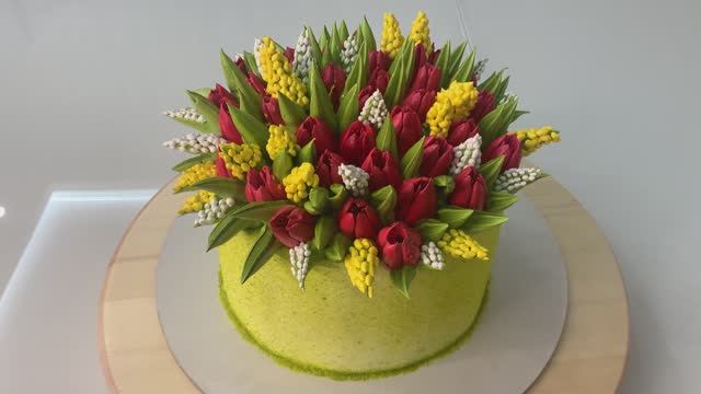 Весенний торт! Тюльпаны и мимоза из крема! смотреть онлайн