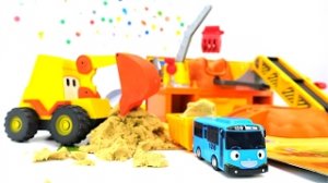 Машинки Тайо и Мася  - Игрушки и стройка.mp4