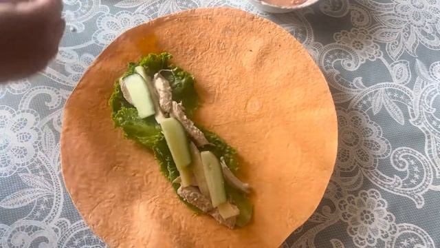 Chicken pita bread doner. Куринный Донер из Лаваша. Клаб Сендвич Club Sandwich. Тауықтан Донер смотреть онлайн