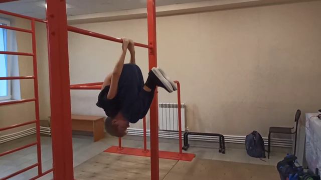 Ученик делает ласточку смотреть онлайн