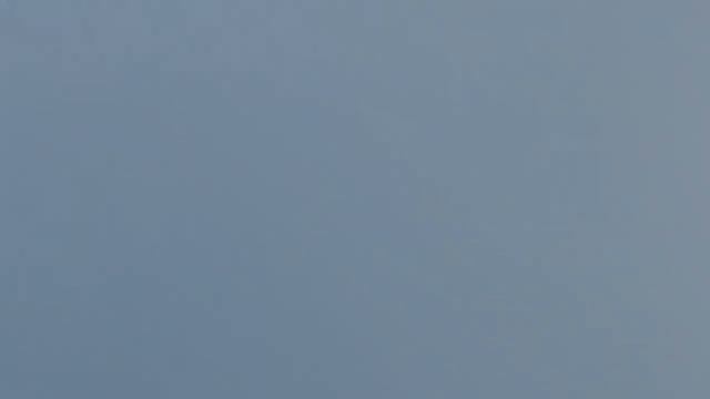 НЛО над Челябинском 25.07.2014 (14.00 по местному времени), Real UFO in the sky over the Chelyabins смотреть онлайн