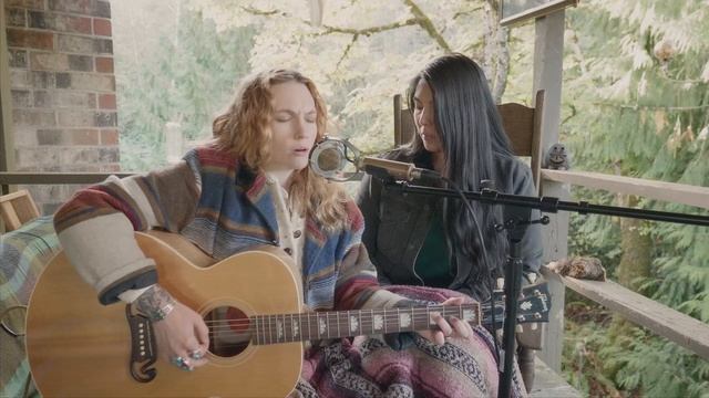 Kassi Valazza || "Running On Empty" || Through The Fence смотреть онлайн