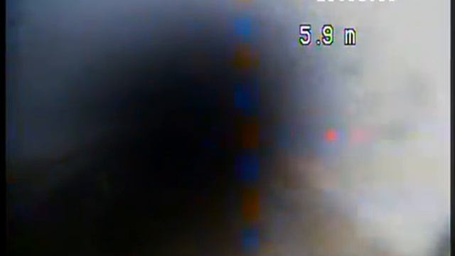 Серая канализационная труба в земле... смотреть онлайн