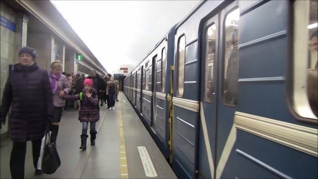 "Единственный!" Метропоезд 81-540.1/541.1 в Петербургском метрополитене. смотреть онлайн