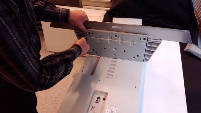 [LG TV] How to install the stand on the OLED C1 смотреть онлайн