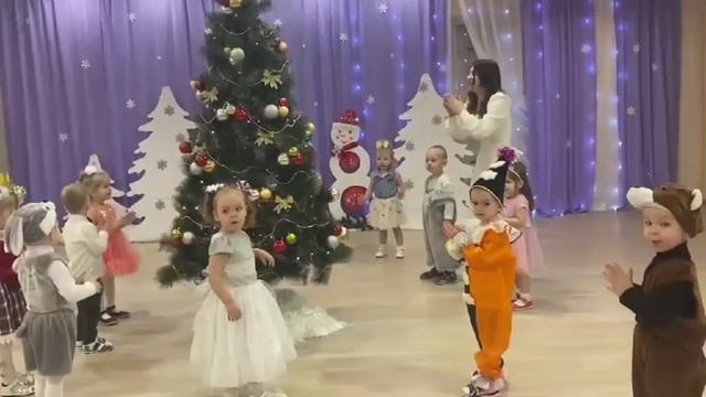Новогодний утренник, группа Колобок смотреть онлайн