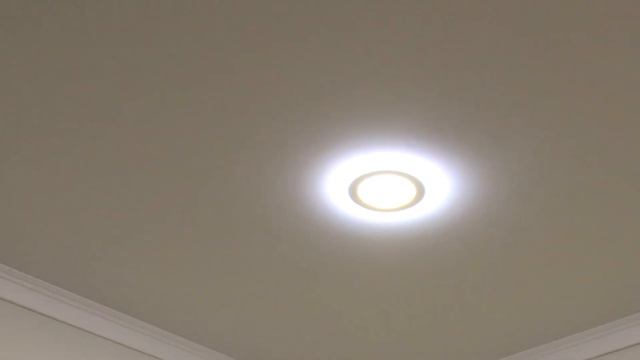 Качественный потолок с эффектными светильниками. Видео отчет из Раменского. смотреть онлайн