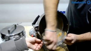 Измельчитель дробилка электрическая орехов специй круп перца