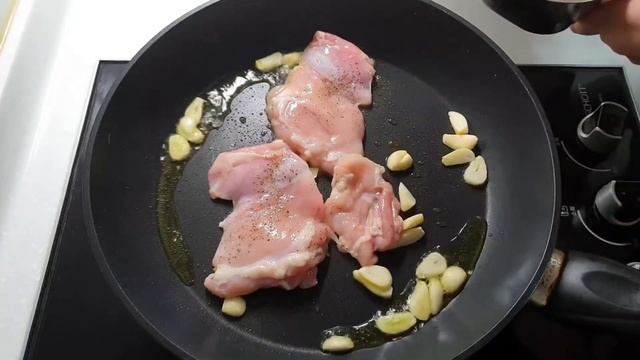 초간단 닭다리살 스테이크 맛있는 닭다리살 요리 닭 다이어트 한끼 #34 смотреть онлайн