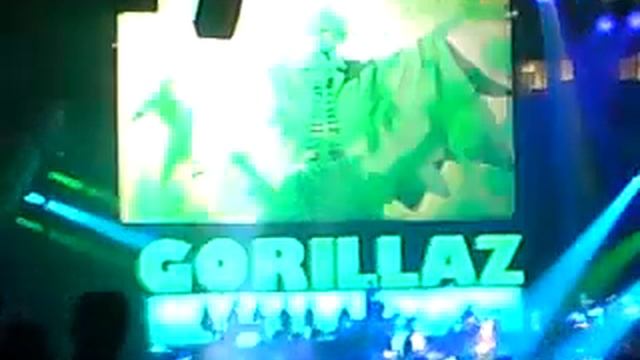 Gorillaz Escape To Plastic Beach Tour M.E.N (Rhinestone Eyes) смотреть онлайн