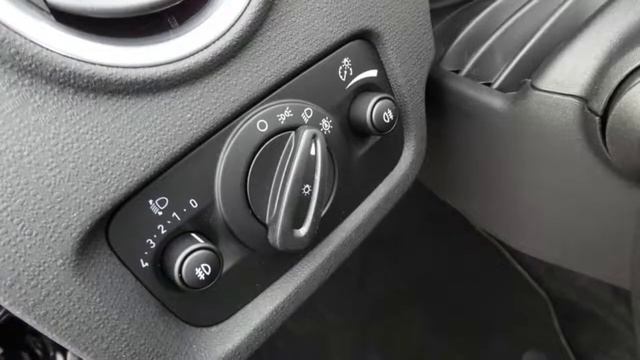Ford Fiesta EcoBoost 100PK TITANIUM 5D Navi/PDC/Bluetooth смотреть онлайн