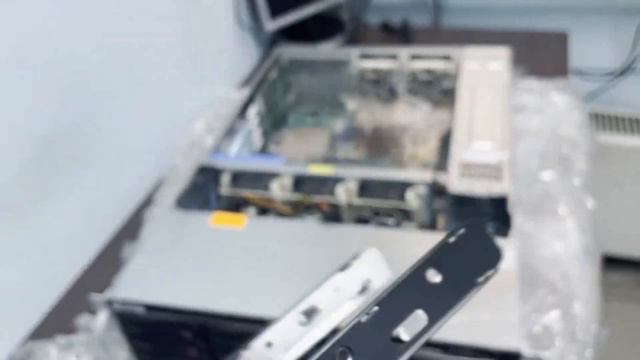 Распаковка Supermicro 3U * 16HDD смотреть онлайн