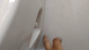 Установка писсуара.