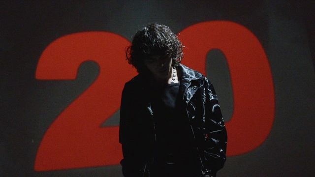 Amirchik - Хватит (Lyric Video) смотреть онлайн