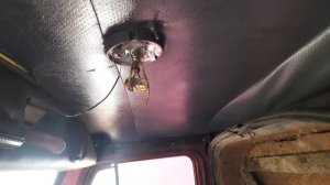 Полка  в Уаз 3303 под магнитолу , динамики .