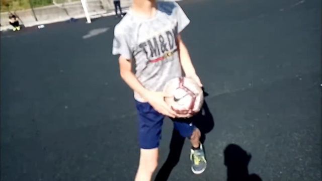 Кто последний забьёт гол с лёту!! смотреть онлайн