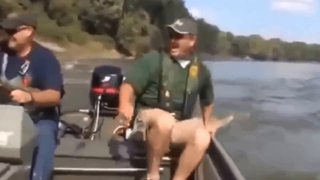 Свежий Клип ТОП Клип Про Рыбалку Рыбалка Которая Завидуют рыбаки.взорвала интернет смотреть онлайн