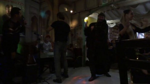 ERIKA LEVI E DANTE SBRISSIA COM SHAKER AKIKI