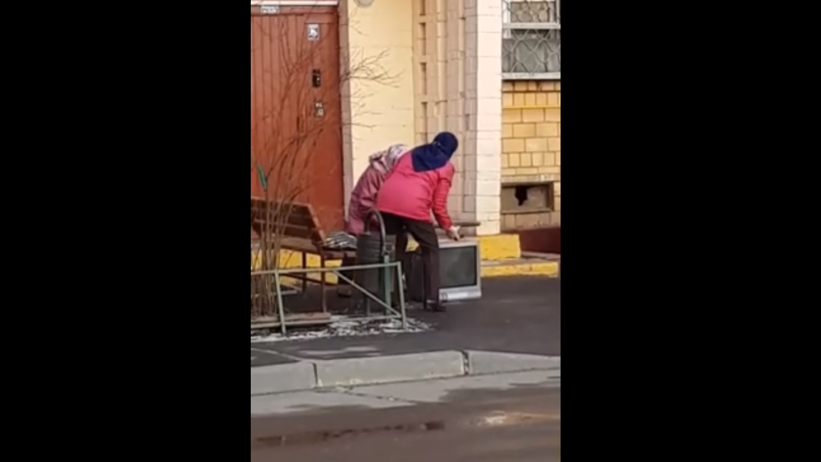 Пенсионерки против телевизора смотреть онлайн