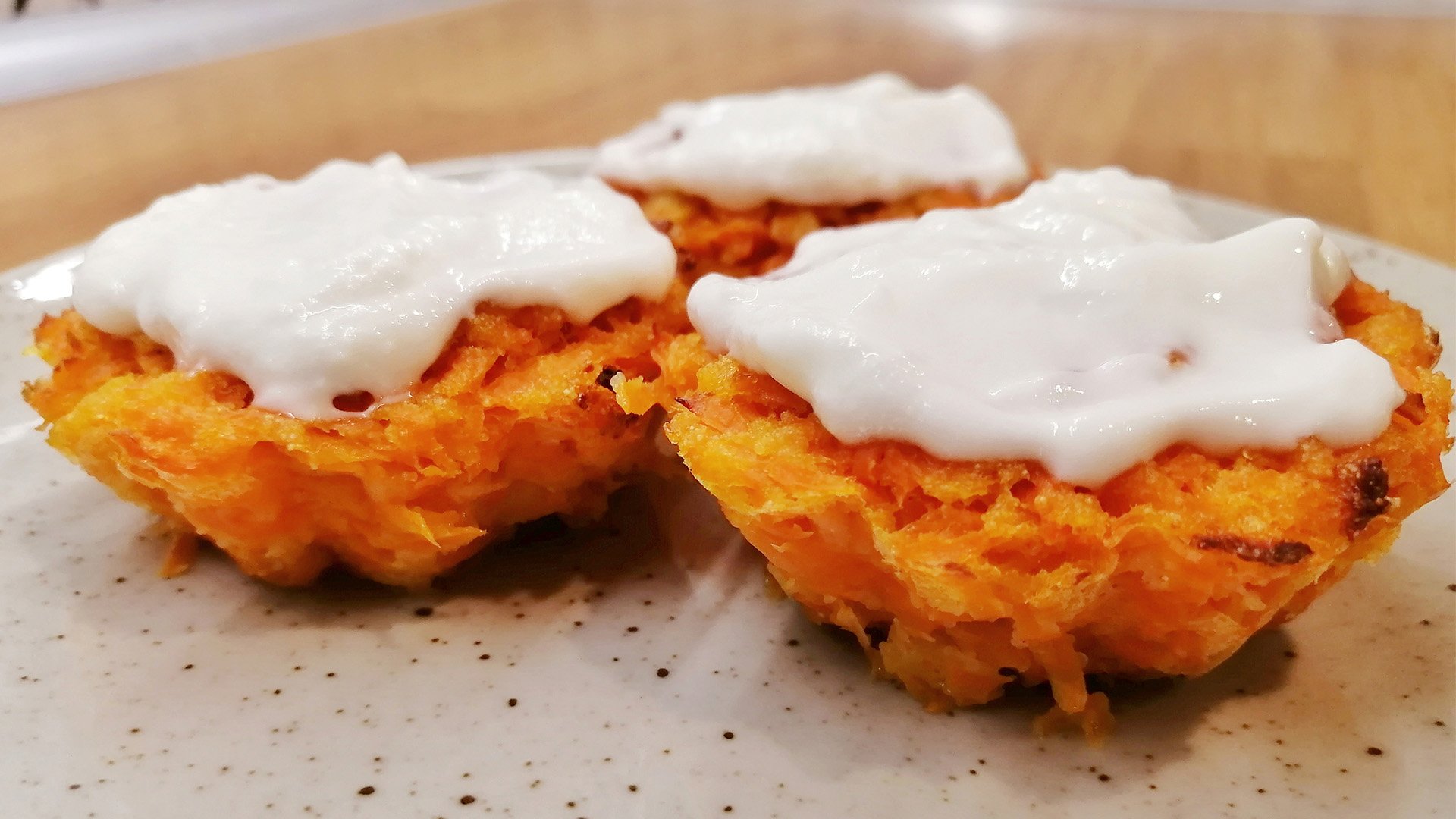 МОРКОВНЫЙ ПУДИНГ с йогуртом смотреть онлайн