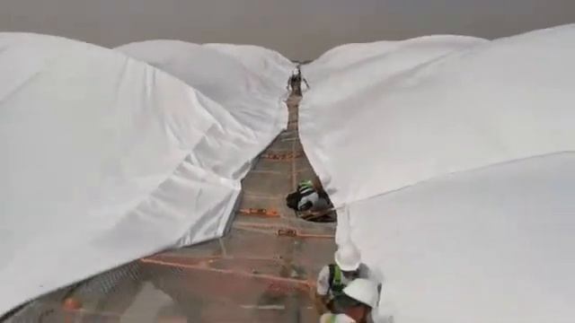 Волгоград Арена. Монтаж мембранной кровли. Ветер_2 смотреть онлайн