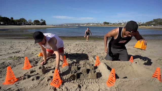 SANDCASTLE CHALLENGE! | Edge Games [Day 4] смотреть онлайн