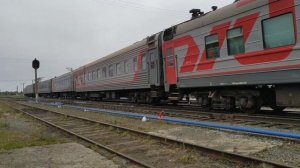Грузовые и пассажирские поезда по станции Ульт-Ягун