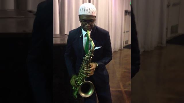 At the Berklee Competition Yesseh Ali is a BEAST !!!!! MUST SEE смотреть онлайн