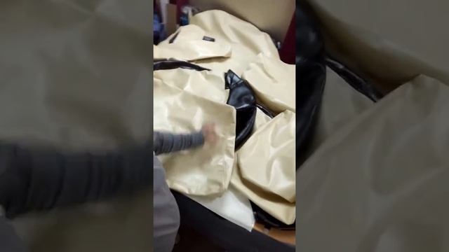 Перетяжка дивана кожзамом ,уже дело идет к следующему смотреть онлайн