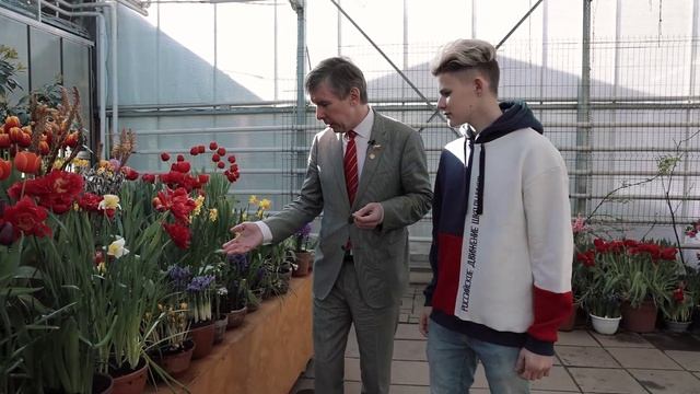 Я- PRO. Эпизод третий. Специалист по растениям против работника IT-компании. смотреть онлайн