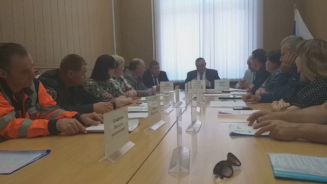 Депутаты решают судьбу главы Любытинского района смотреть онлайн