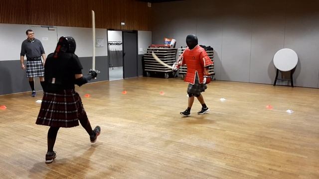 Combat au sabre simulateur vue de droit смотреть онлайн