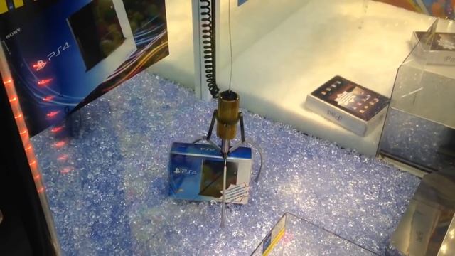 this arcade claw machine hack should be illegal.. смотреть онлайн