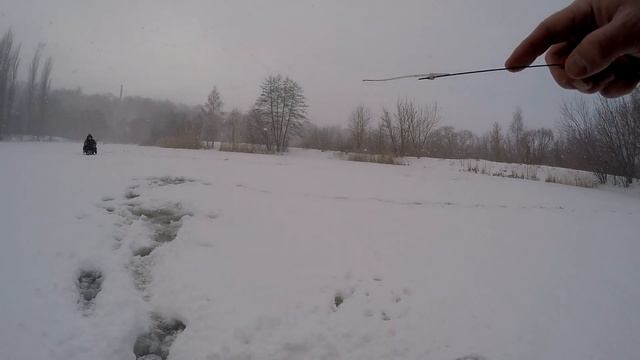ПСЁЛ . Зимняя рыбалка на МОРМЫШКУ в ГЛУХОЗИМЬЕ. Ловля плотвы и подлещика. Январь 2022 смотреть онлайн