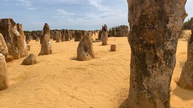 Zorki 4k Meets the Pinnacles Desert смотреть онлайн