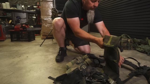 I ALWAYS CARRY 18 MAGS!!! смотреть онлайн