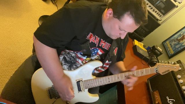 Iron Maiden - Hallowed Be Thy Name (Dave Murray Solo) смотреть онлайн