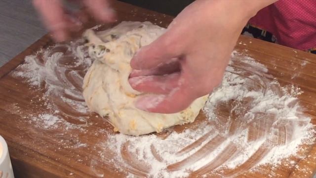 Easy no knead bread ?? | Jalapeño and cheddar artisan bread смотреть онлайн