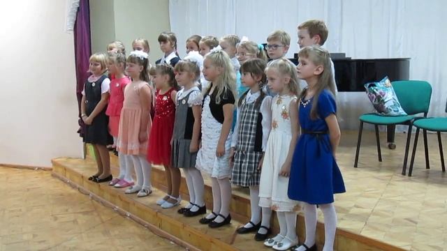 Выступление хора первоклассников. "Посвящение в музыканты". 30 сентября 2016 г. смотреть онлайн