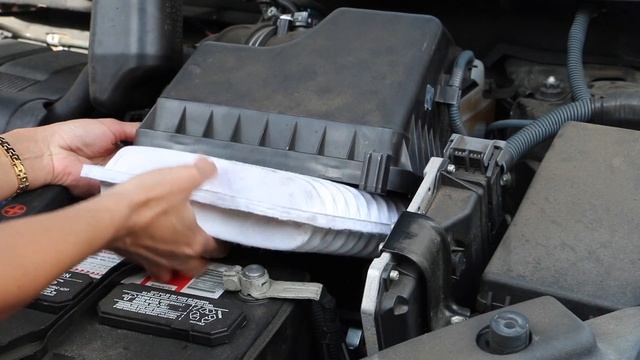 How to change Engine air filter RAV4 2011 смотреть онлайн