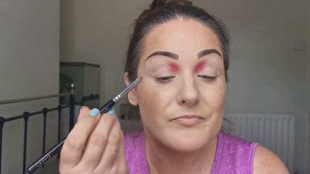 Chatty GRWM testing new makeup including Beauty Bay, Revolution, Barry M and e.l.f смотреть онлайн