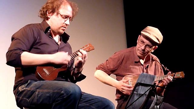 live concert @ Mighty Uke screening in Paris (20 Nov. 2011) смотреть онлайн