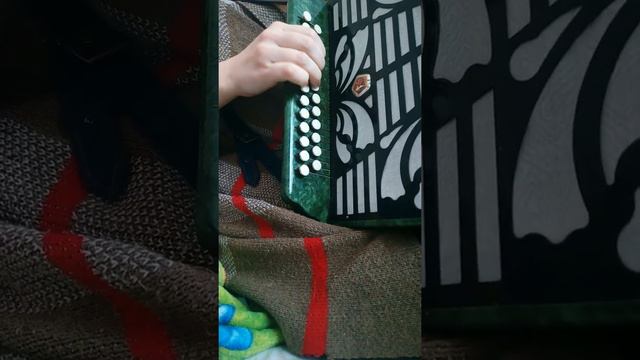 Поздней осенней порой на гармони,Цифры 89277382068 смотреть онлайн